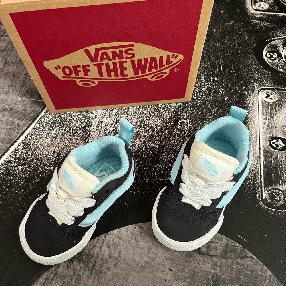 NIB Vans - Picture 3 of 10